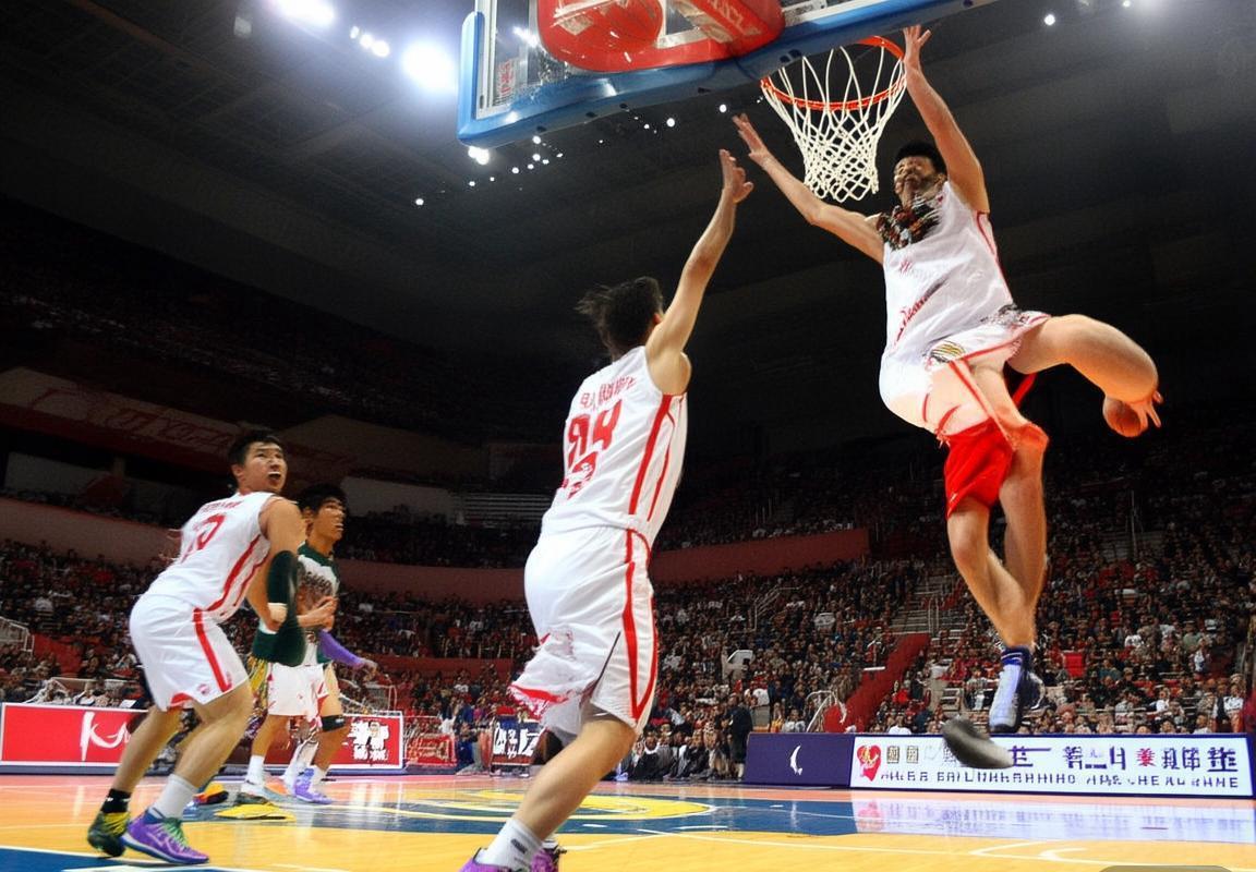 2020年8月11日CBA焦点战：广东辽宁巅峰对决，易建联赵睿率队险胜(图2)